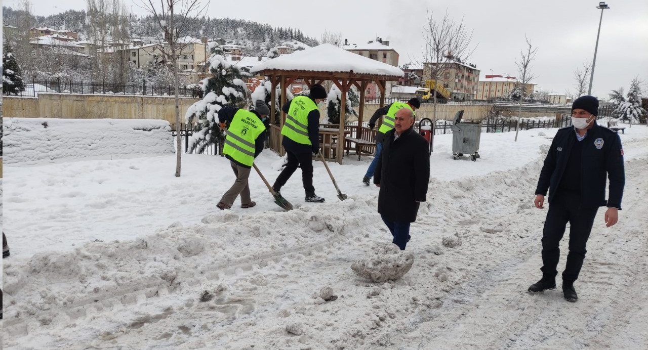ÜNLÜ SAHADA ÇALIŞMALARI İNCELEDİ